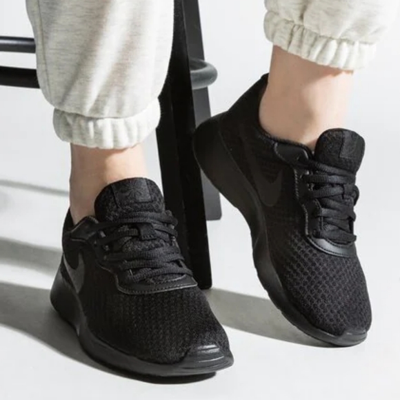 Nike Shoes - Nike Tanjun Women Sneakers